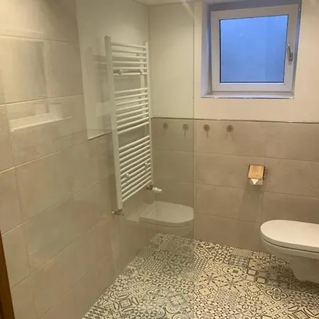 Villa-doerr 100 M² + 1500m² Garten Apartment *