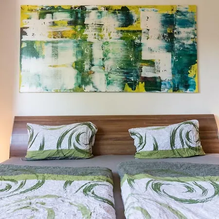 Villa-doerr 100 M² + 1500m² Garten Apartment Woerrstadt